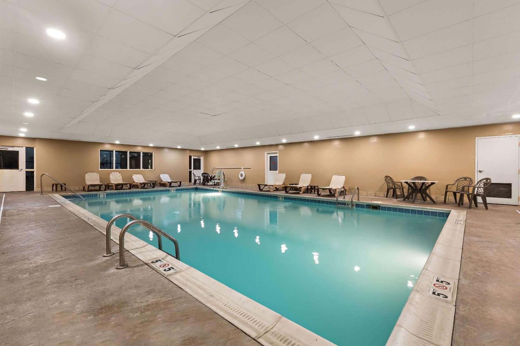 Comfort Suites Нэшвилл Экстерьер фото