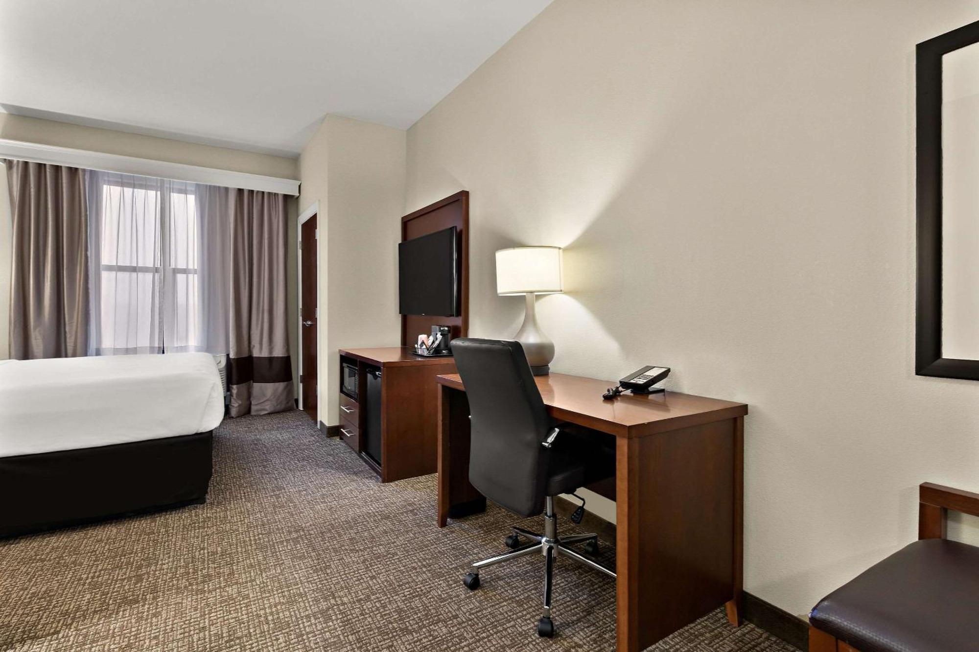 Comfort Suites Нэшвилл Экстерьер фото